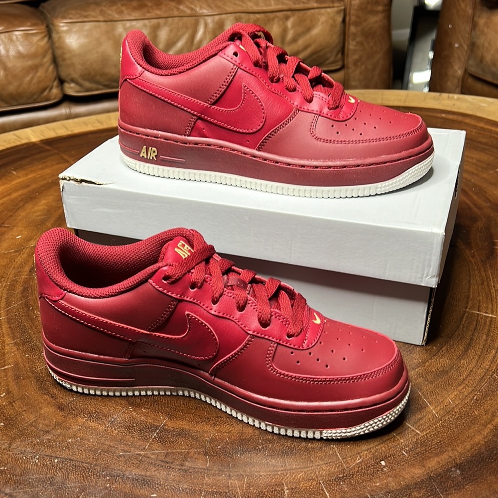 105: Nike: Air Force 1 (GS)